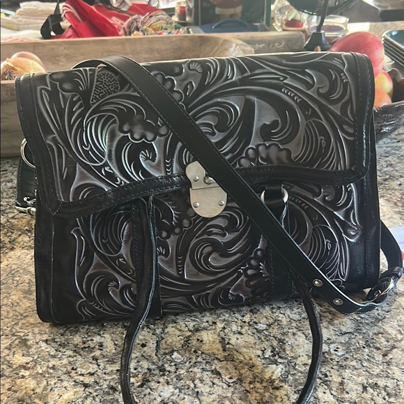Patricia Nash Handbags - Patricia Nash Black Leather Tooled Western Black Leather Bag EUC